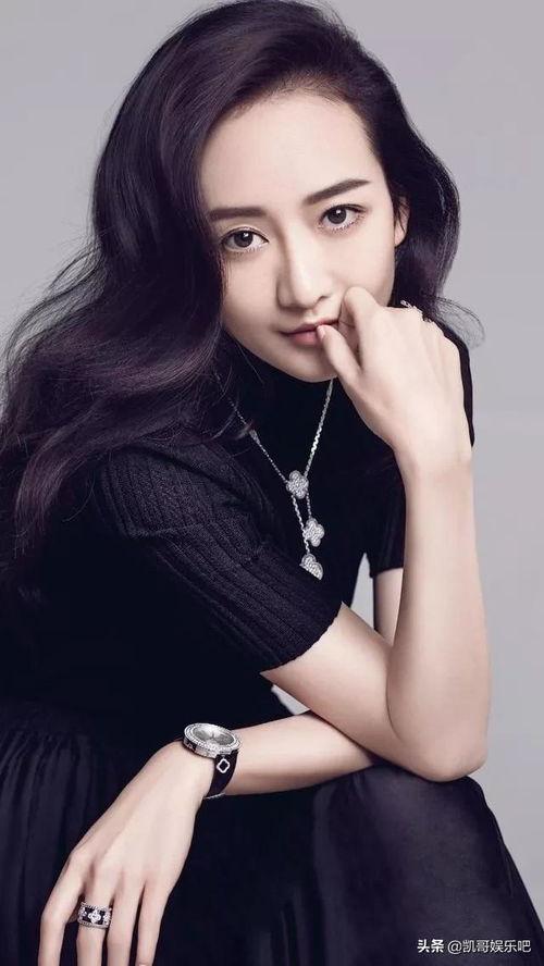 杨幂吃瓜王鸥吃瓜视频,杨幂王鸥吃瓜视频引发热议