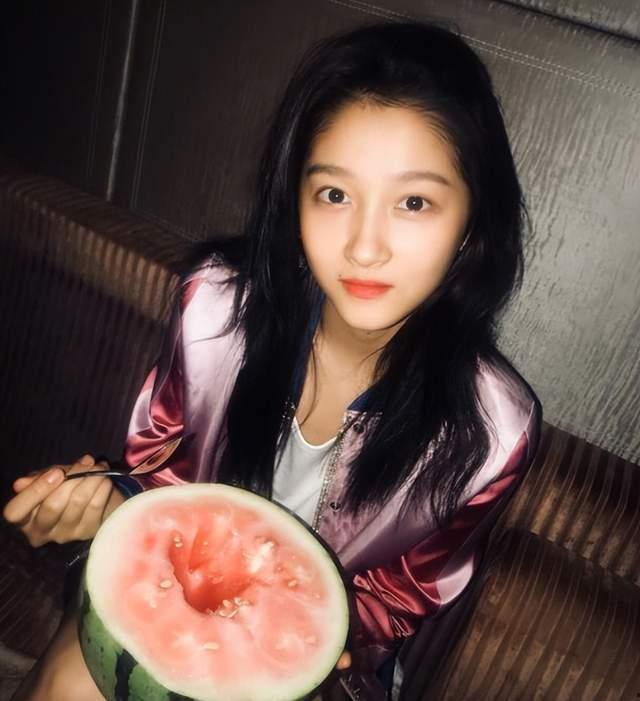 一线吃瓜拍视频怎么拍好看,教你拍出高颜值吃瓜瞬间