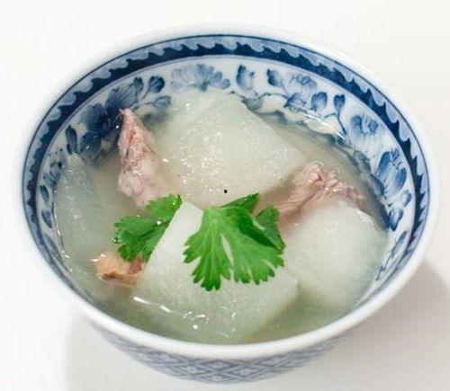 李村甜水面小哥吃瓜视频,揭秘网红美食背后的故事